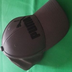 PUMA fitted hat⭐